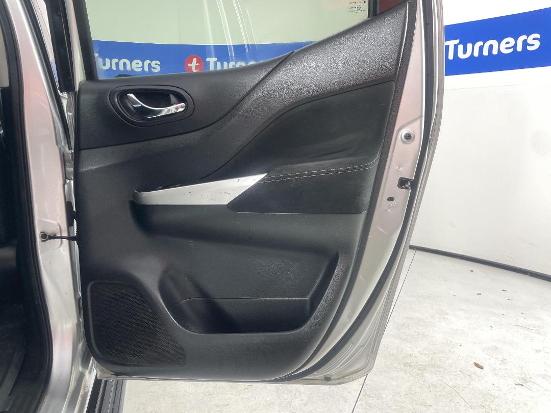 Photo '19' of Nissan Navara