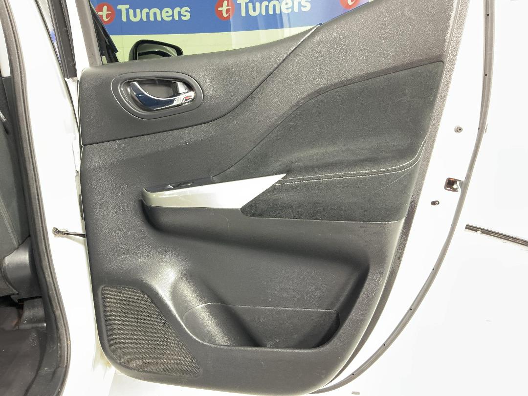 Photo '19' of Nissan Navara