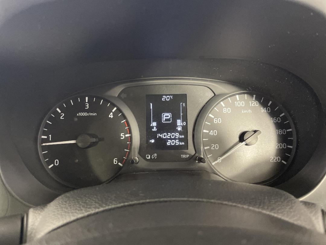 Photo '21' of Nissan Navara