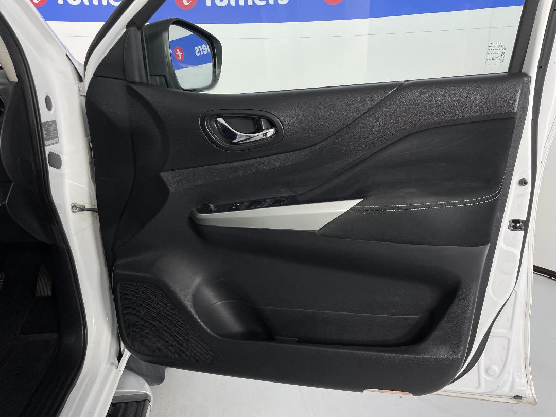 Photo '15' of Nissan Navara Photo '15' of Nissan Navara