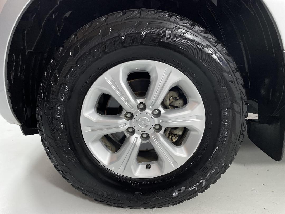 Photo '10' of Nissan Navara