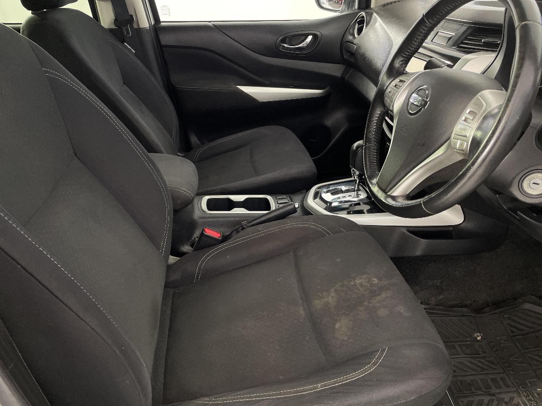 Photo '16' of Nissan Navara