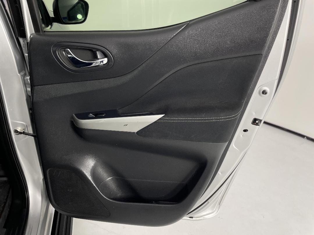 Photo '19' of Nissan Navara