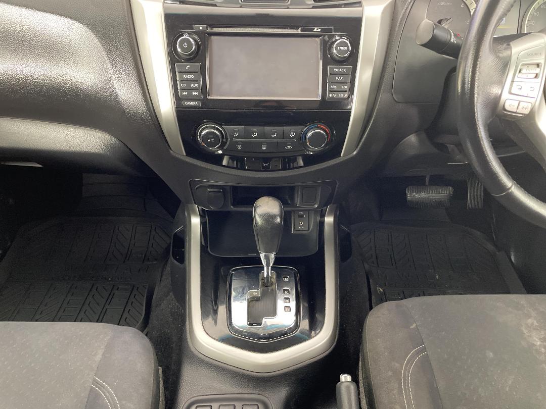 Photo '18' of Nissan Navara