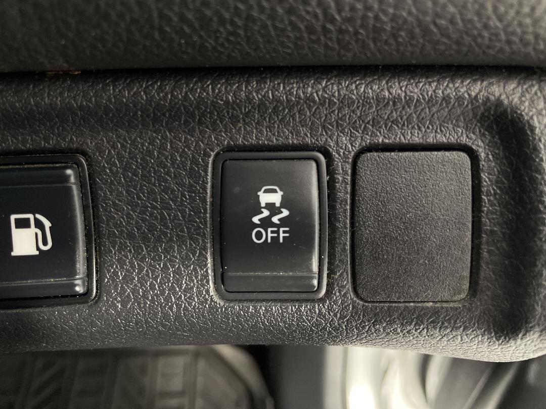 Photo '23' of Nissan Navara