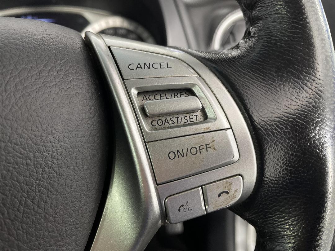 Photo '24' of Nissan Navara