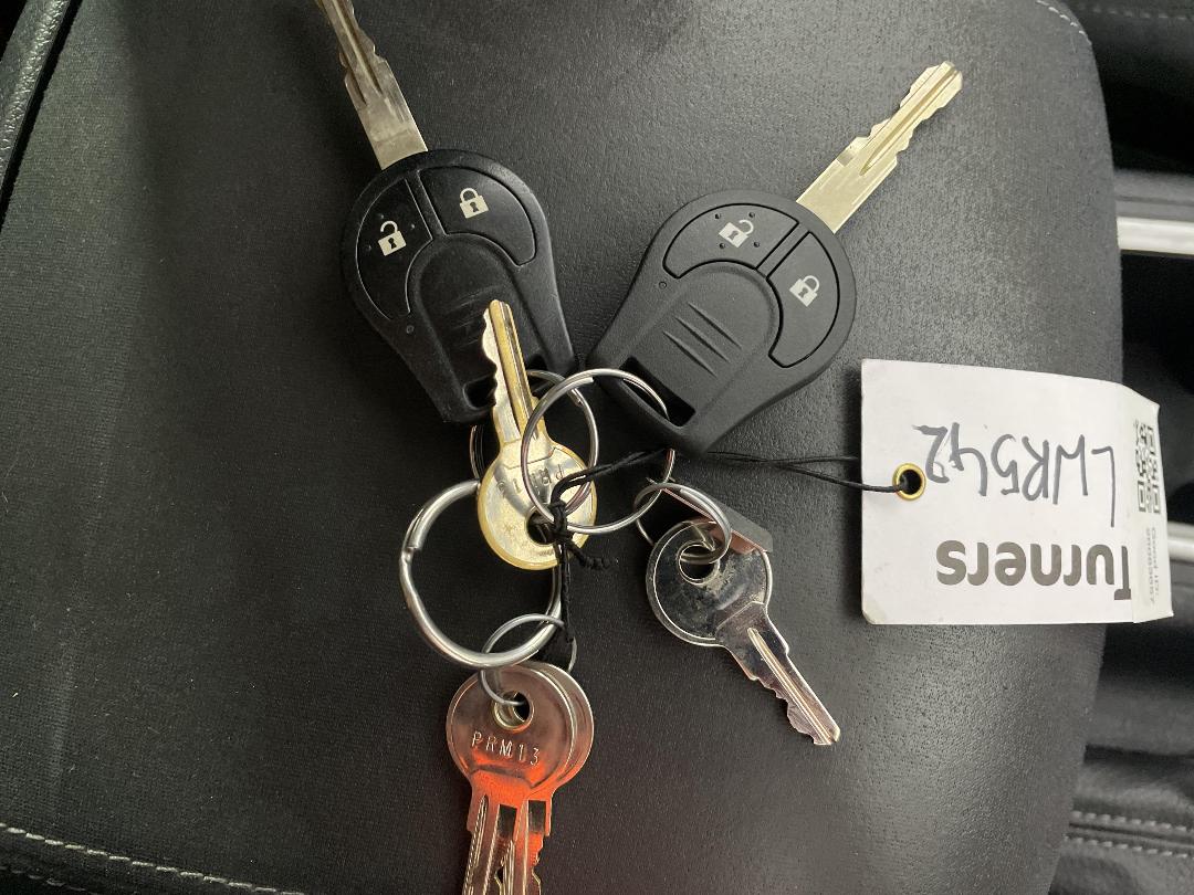 Photo '22' of Nissan Navara