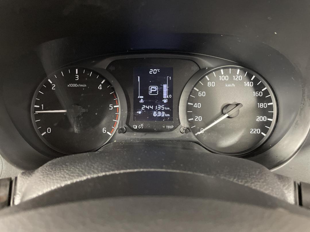 Photo '21' of Nissan Navara