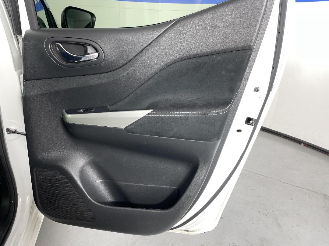 Photo '19' of Nissan Navara