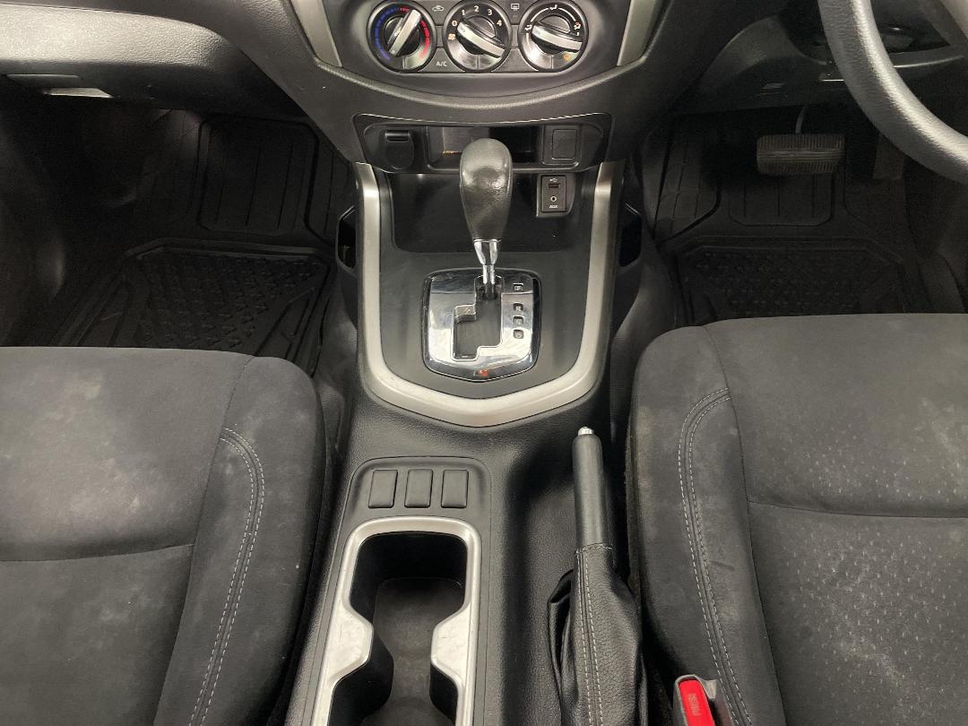 Photo '18' of Nissan Navara