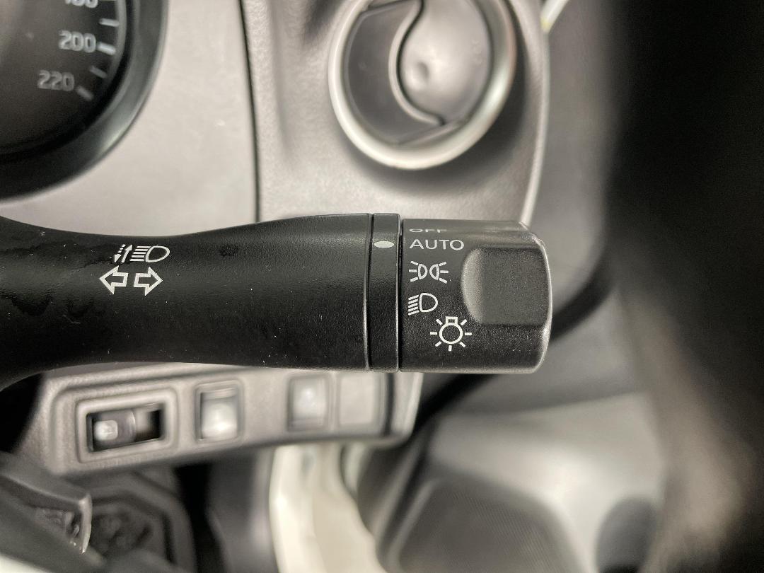 Photo '29' of Nissan Navara