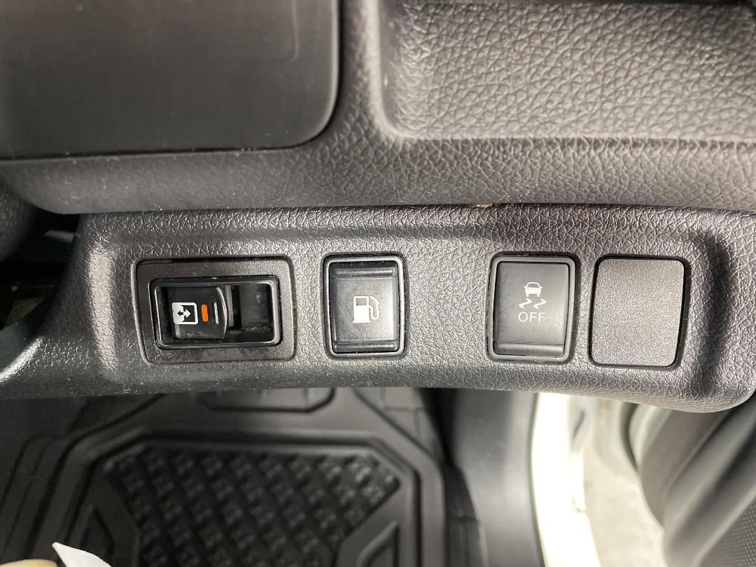 Photo '30' of Nissan Navara