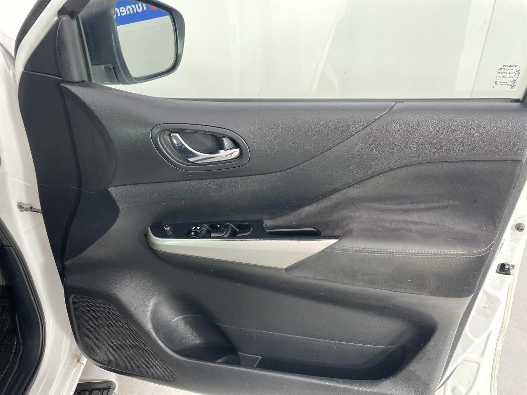 Photo '15' of Nissan Navara