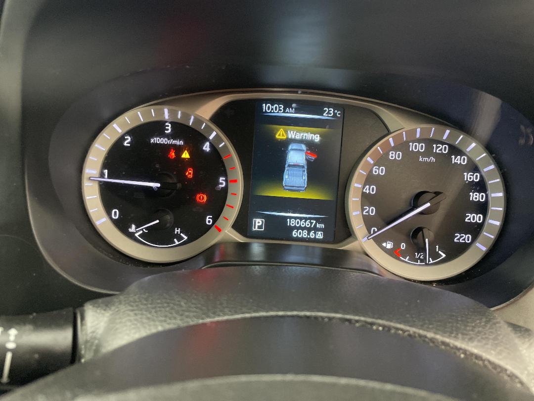 Photo '21' of Nissan Navara