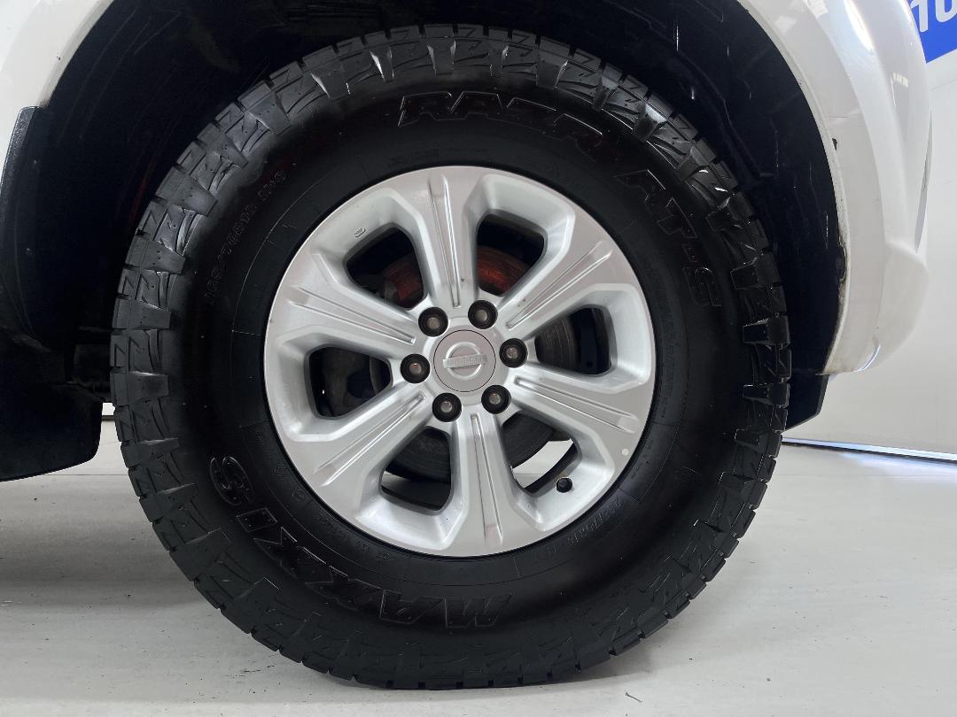 Photo '9' of Nissan Navara