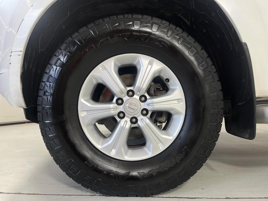 Photo '10' of Nissan Navara