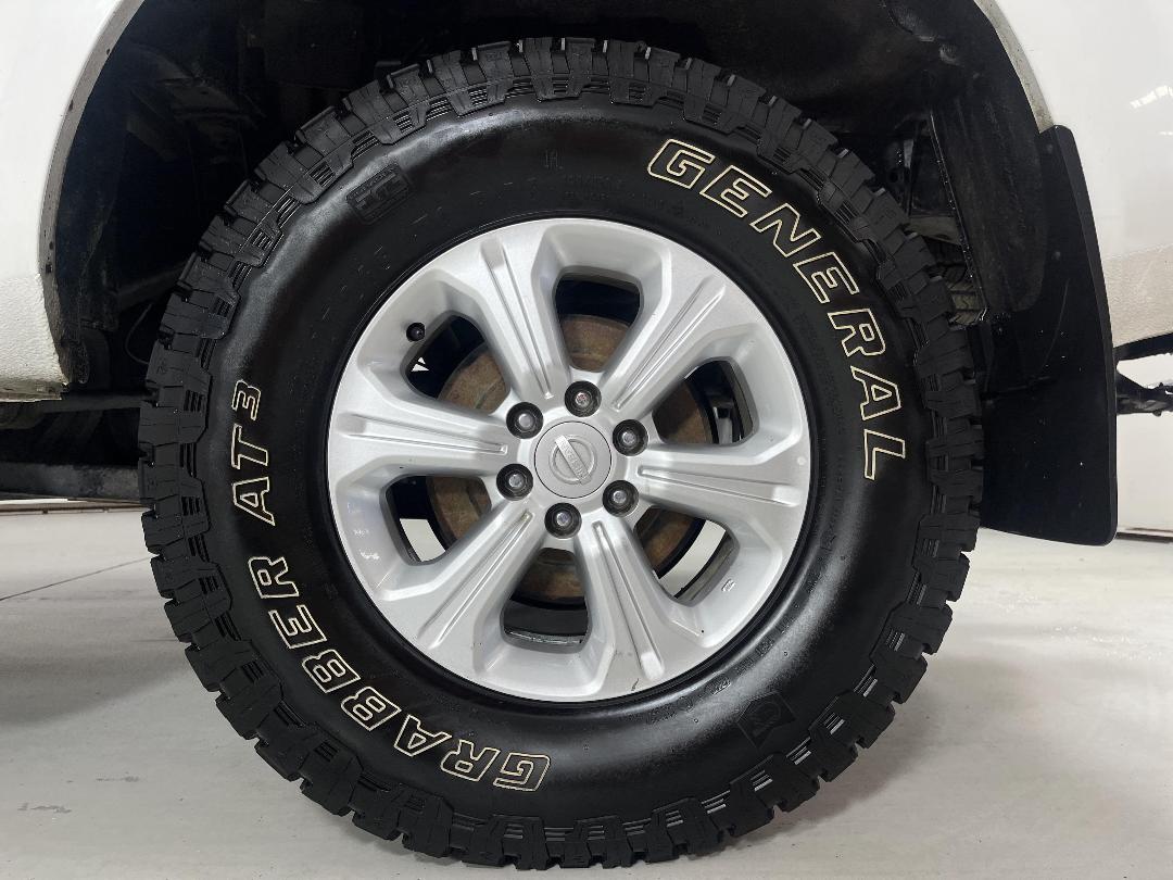 Photo '11' of Nissan Navara