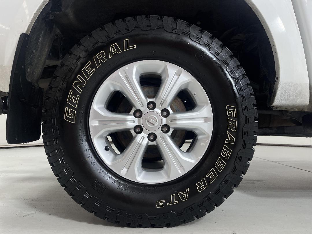 Photo '12' of Nissan Navara