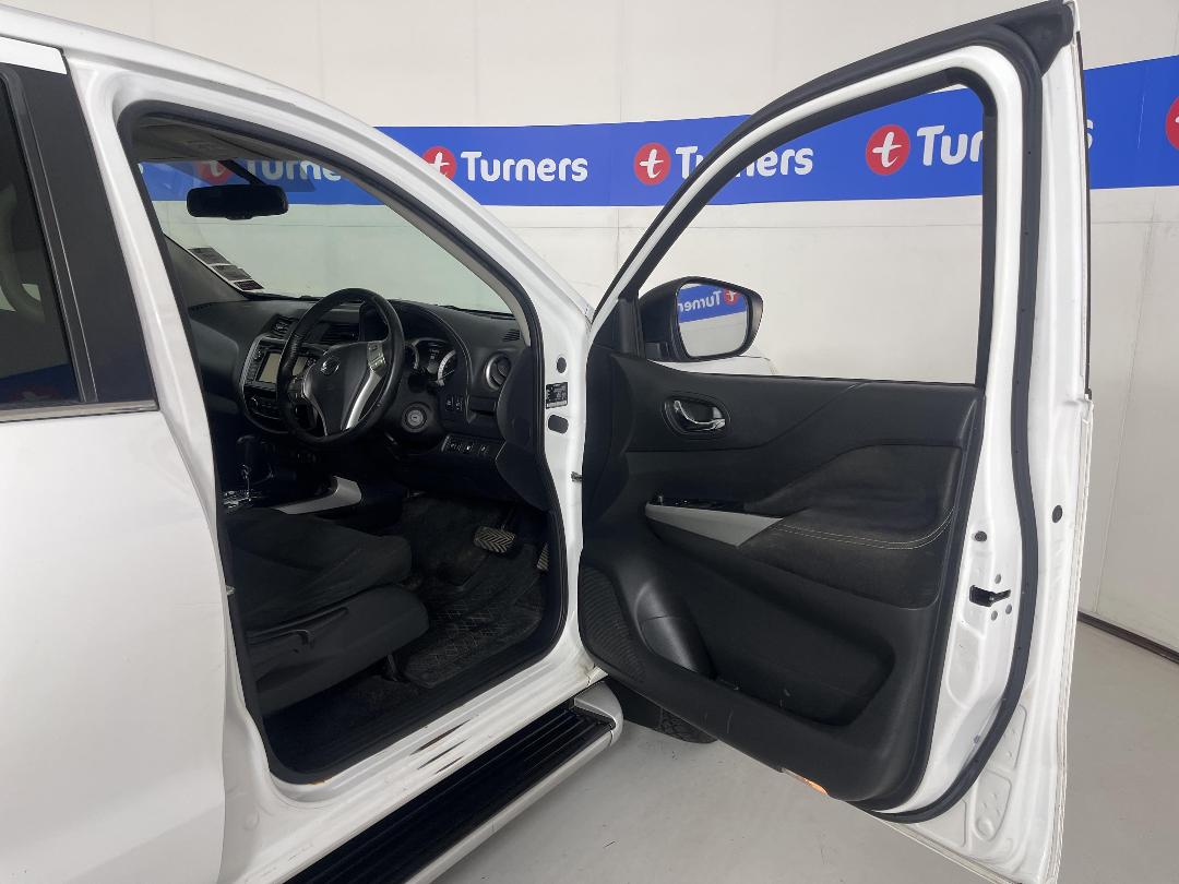 Photo '15' of Nissan Navara