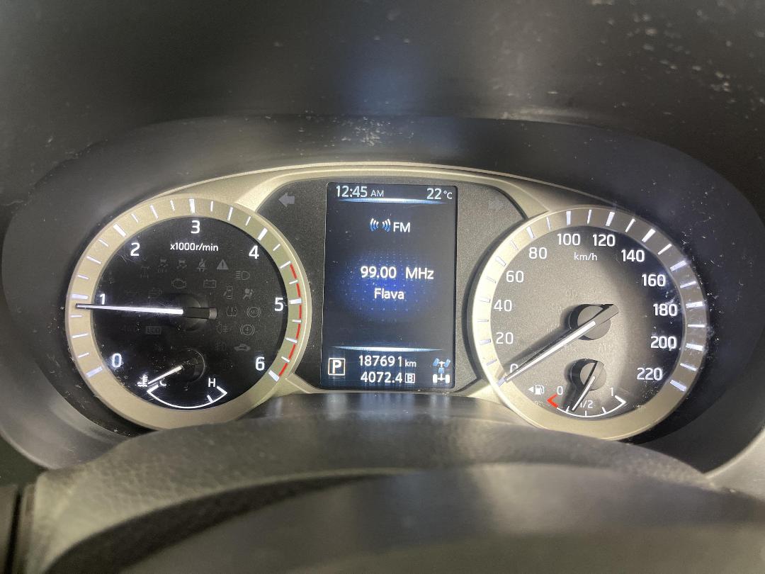 Photo '21' of Nissan Navara