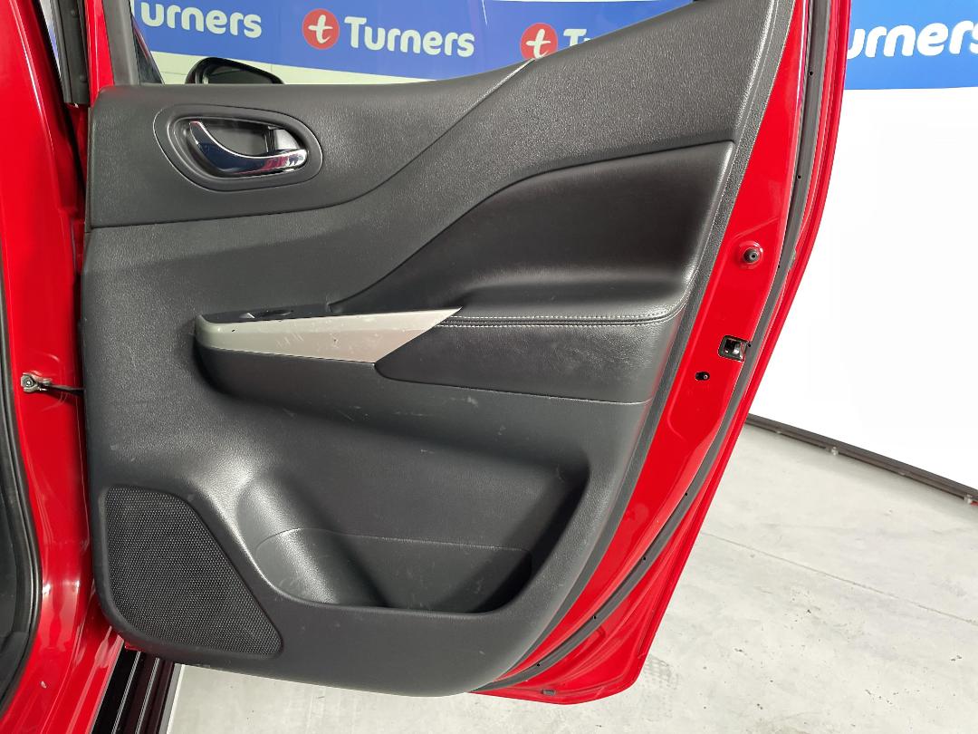 Photo '19' of Nissan Navara