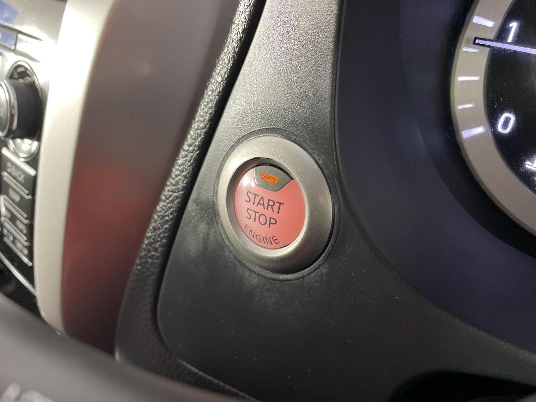 Photo '32' of Nissan Navara