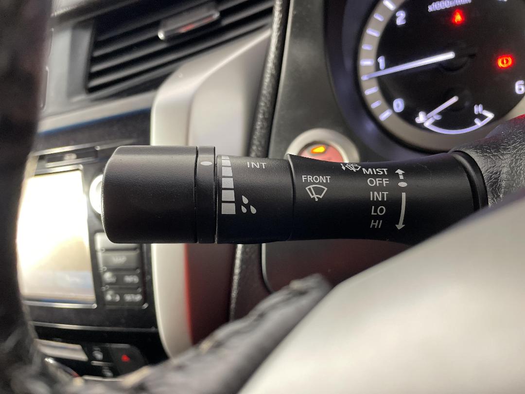 Photo '33' of Nissan Navara