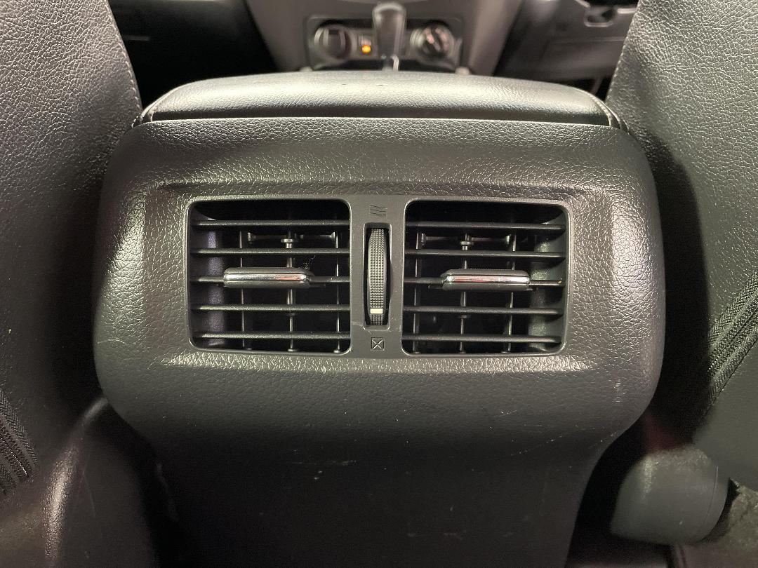 Photo '38' of Nissan Navara