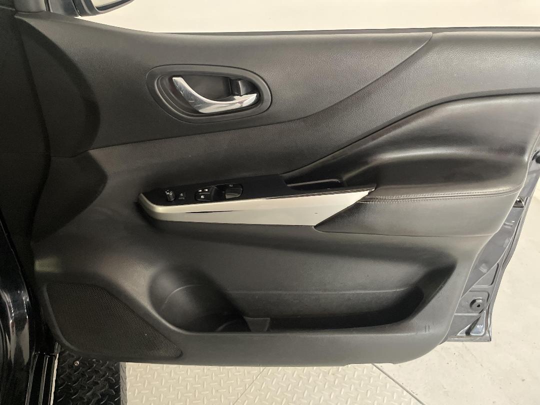 Photo '15' of Nissan Navara