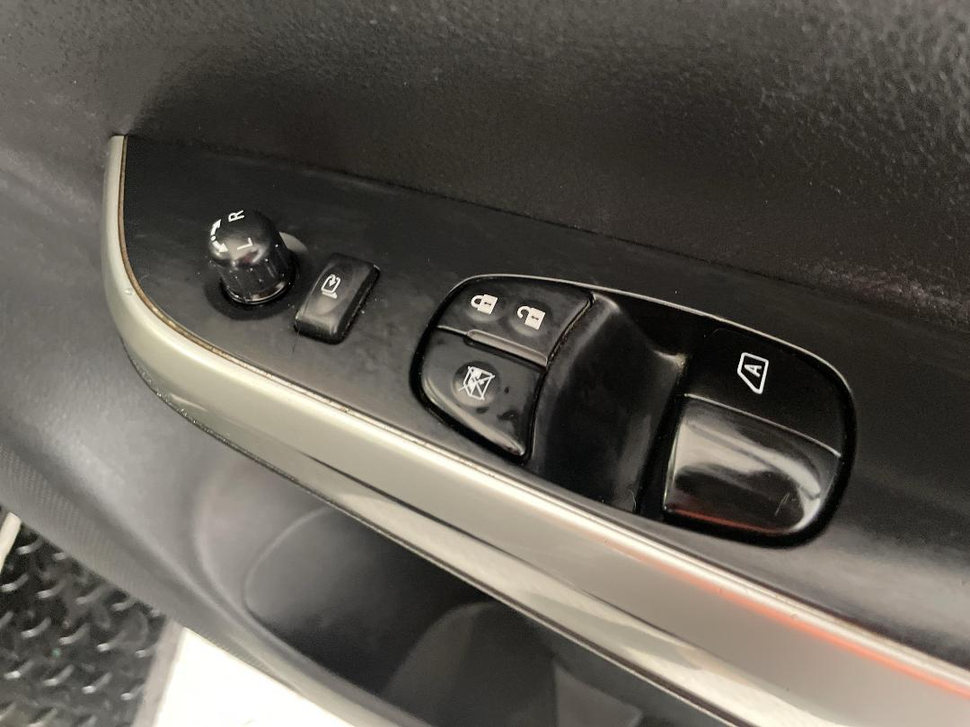 Photo '23' of Nissan Navara