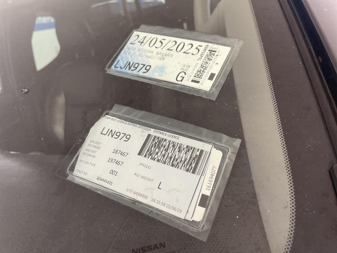 Photo '34' of Nissan Navara