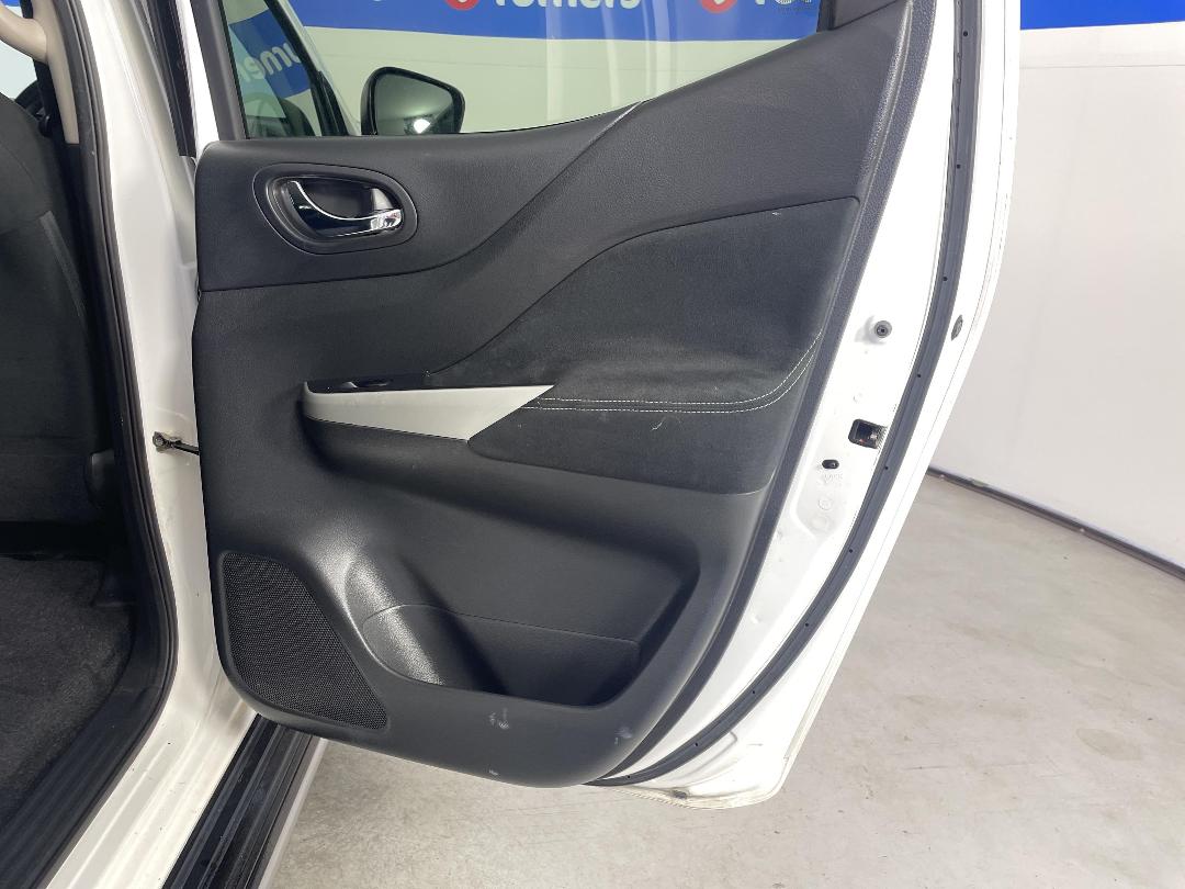 Photo '19' of Nissan Navara