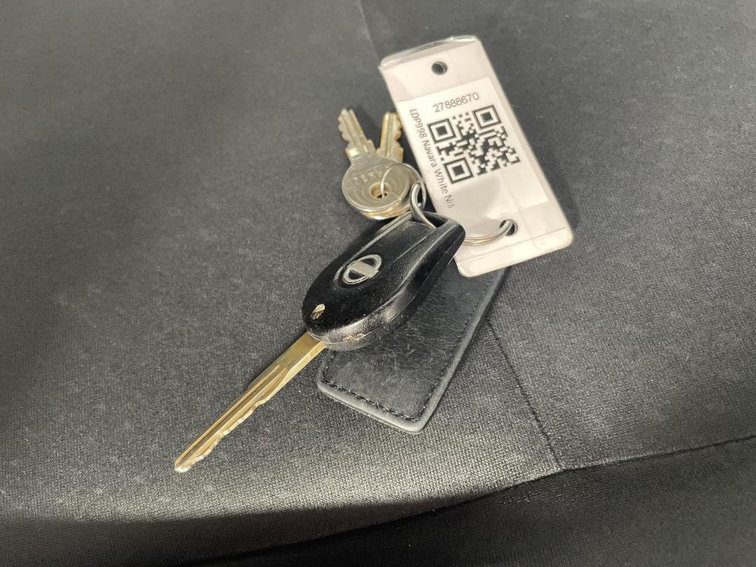 Photo '22' of Nissan Navara