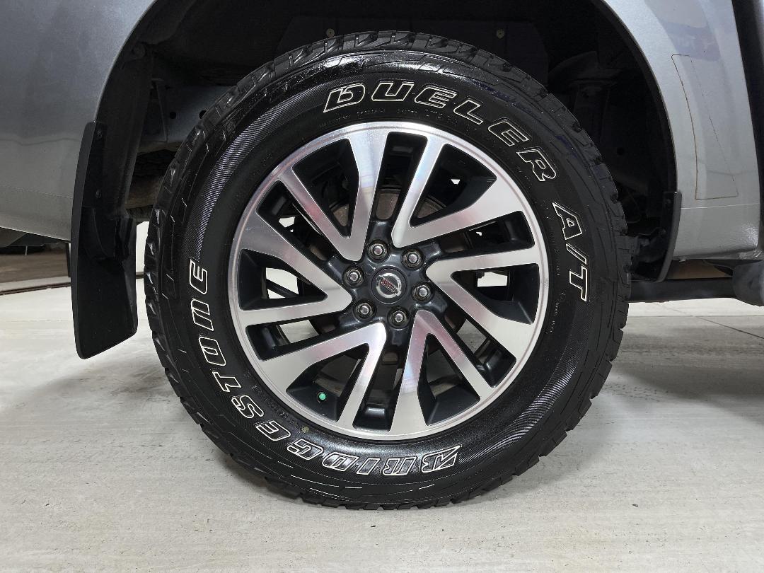 Photo '12' of Nissan Navara