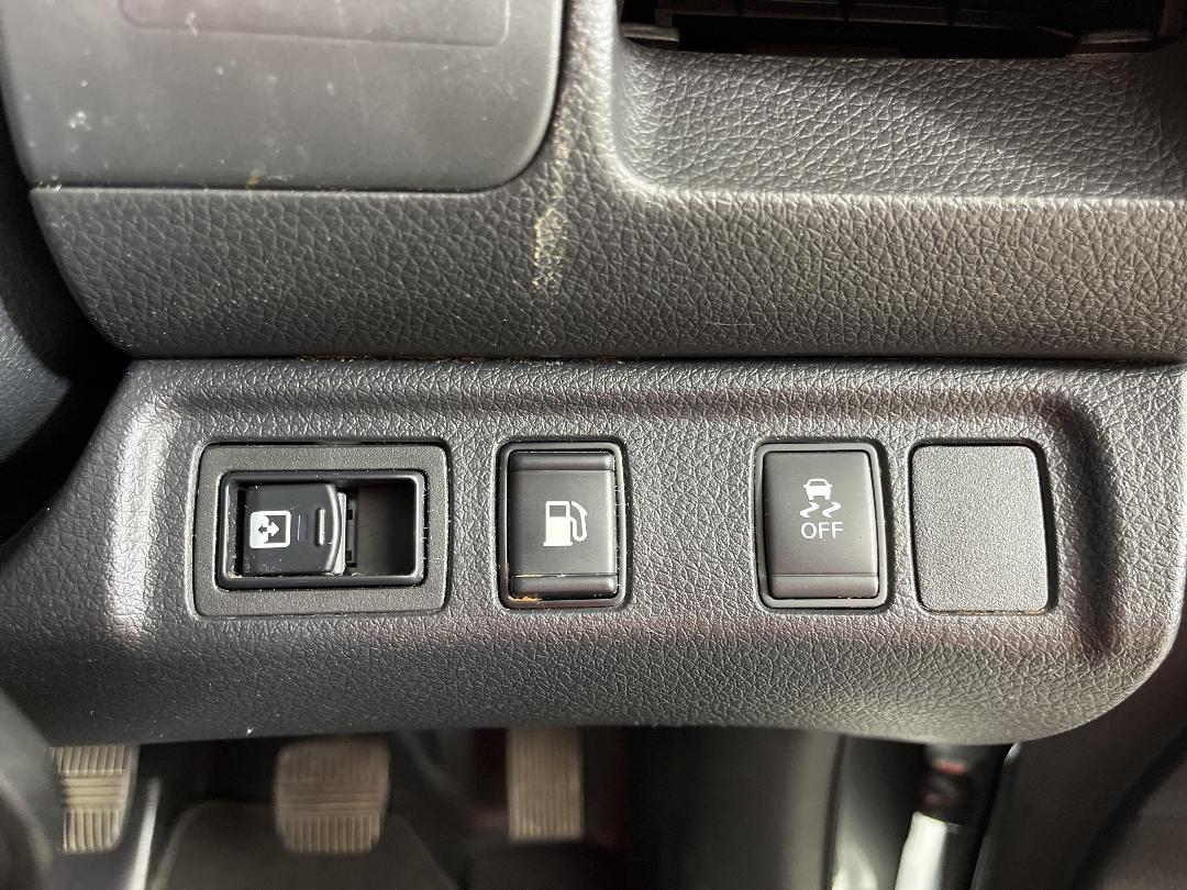 Photo '26' of Nissan Navara