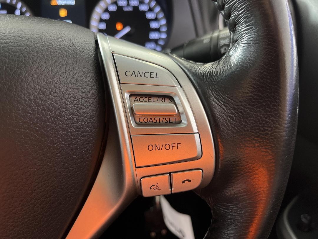 Photo '26' of Nissan Navara