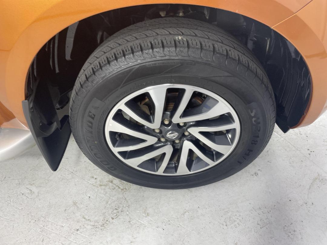 Photo '9' of Nissan Navara