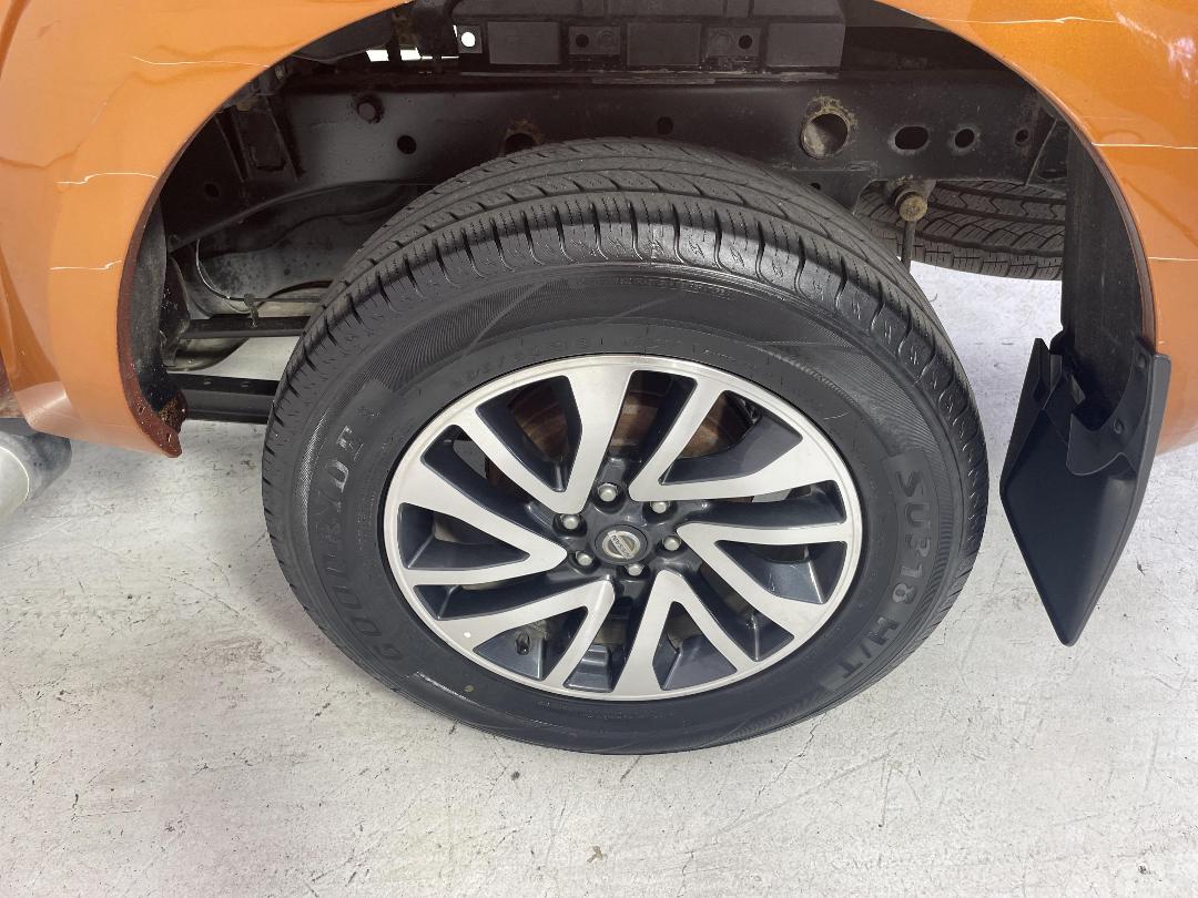 Photo '11' of Nissan Navara