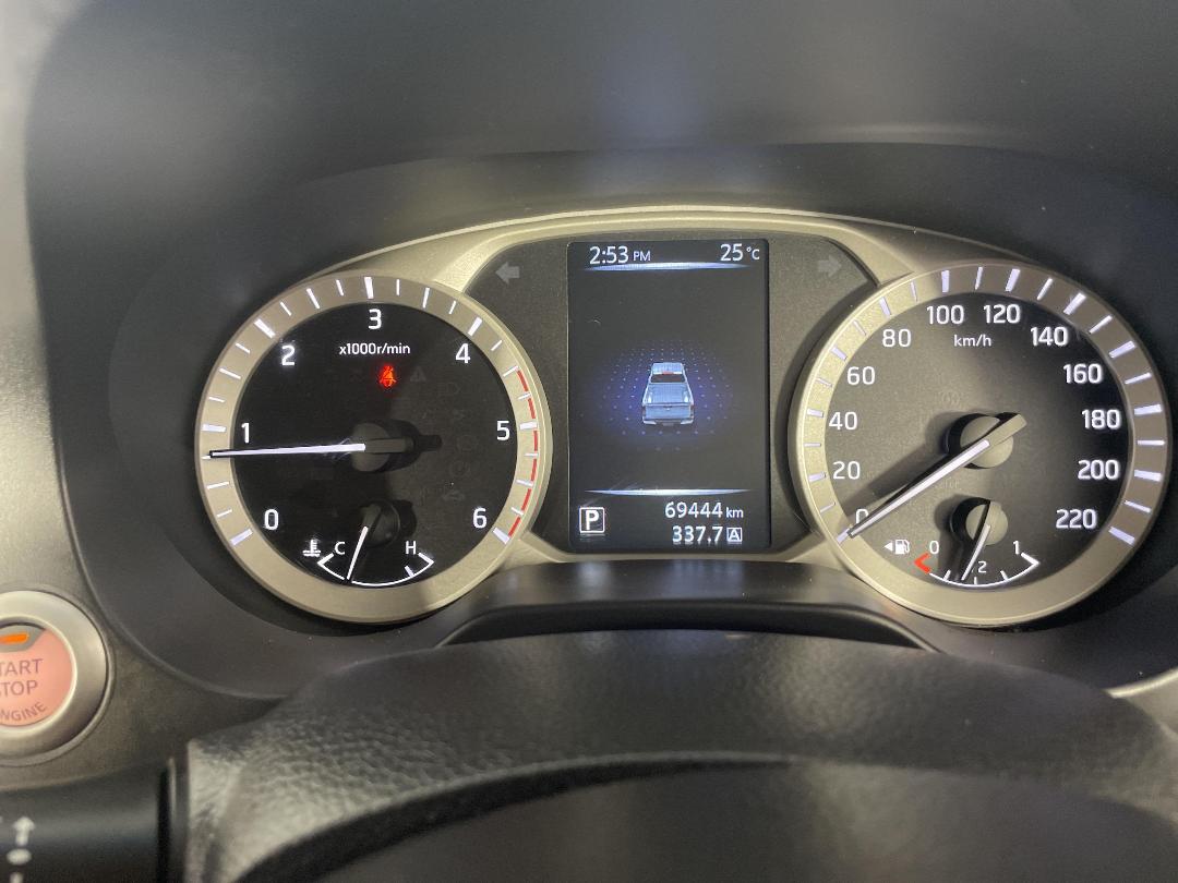 Photo '21' of Nissan Navara