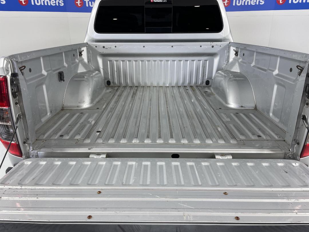 Photo '14' of Nissan Navara