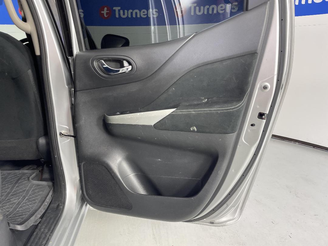 Photo '19' of Nissan Navara