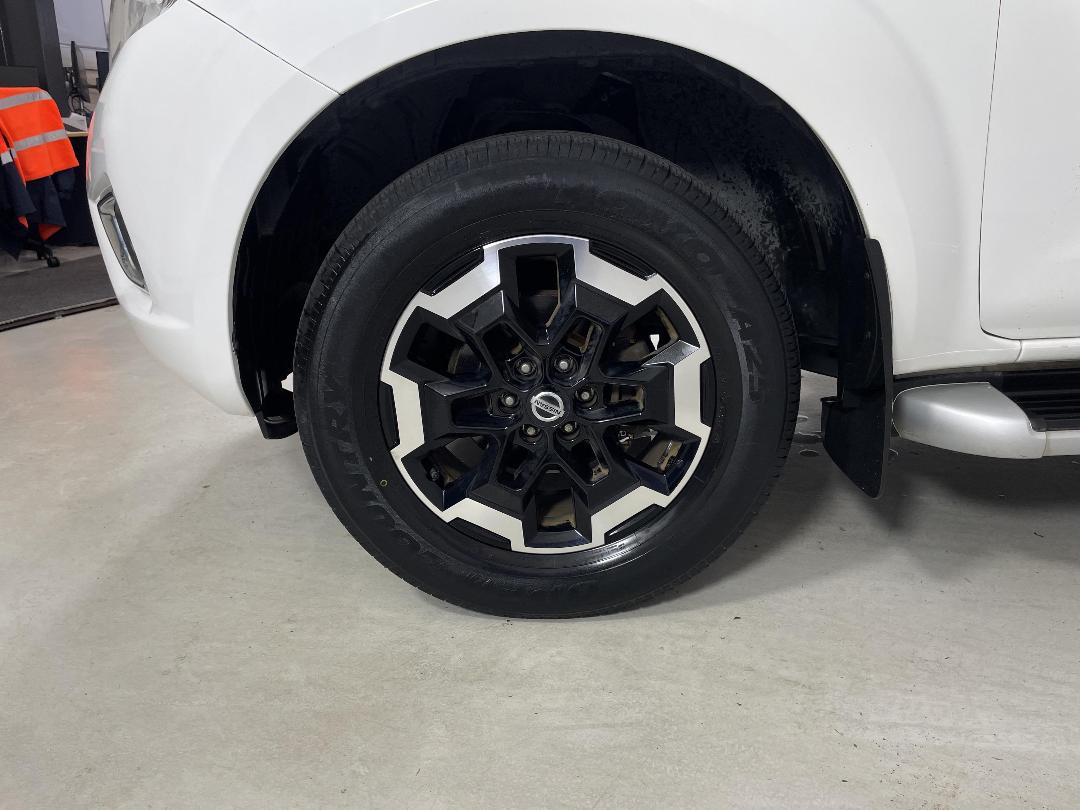 Photo '10' of Nissan Navara