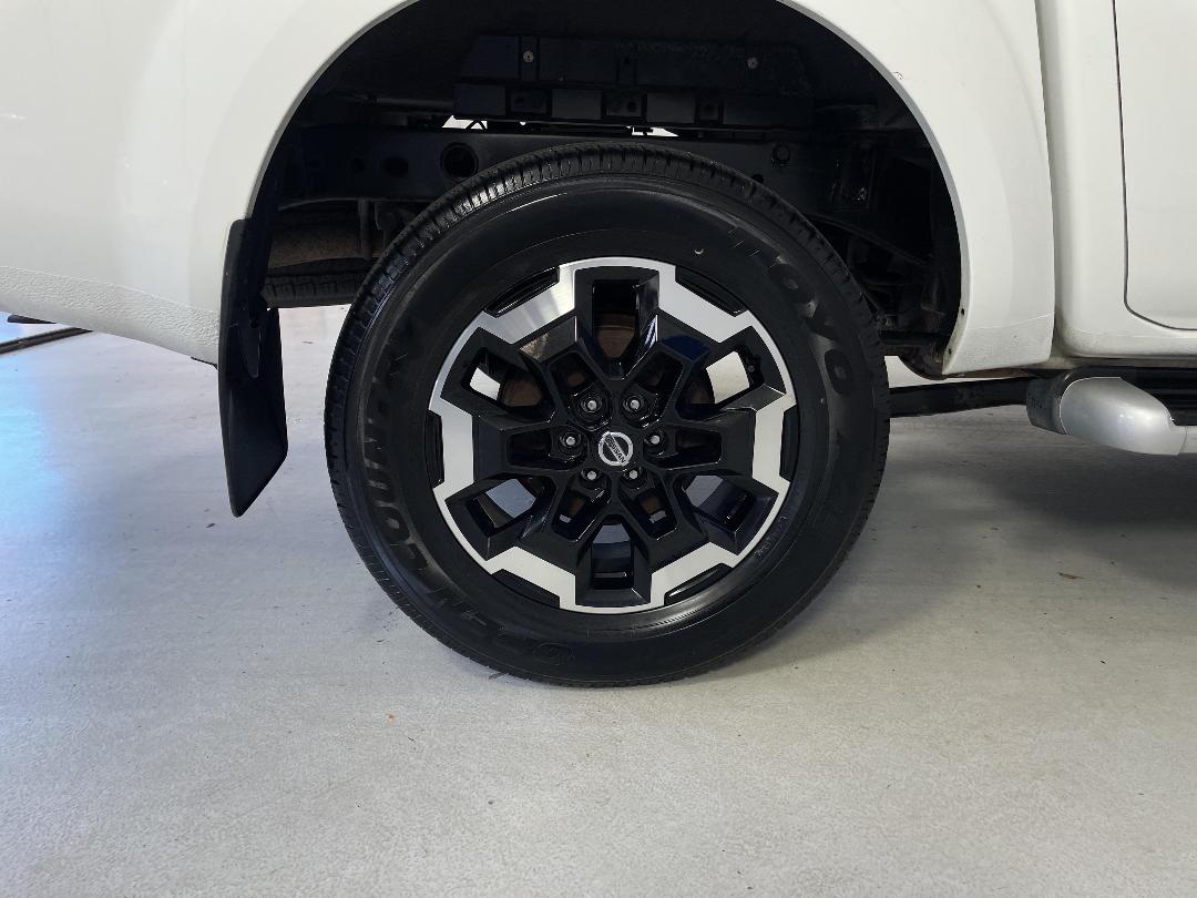 Photo '12' of Nissan Navara