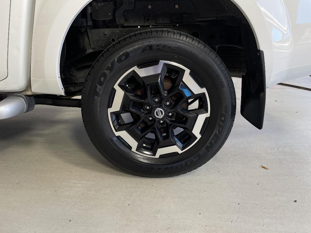 Photo '11' of Nissan Navara