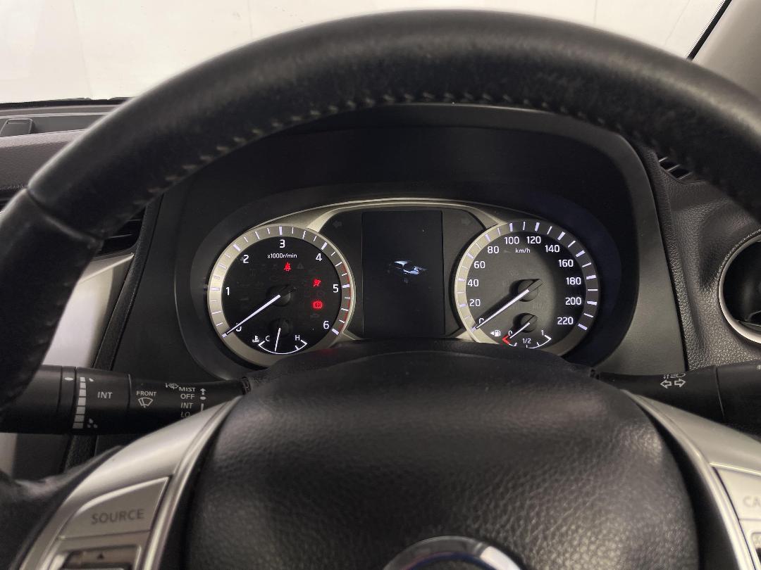 Photo '21' of Nissan Navara