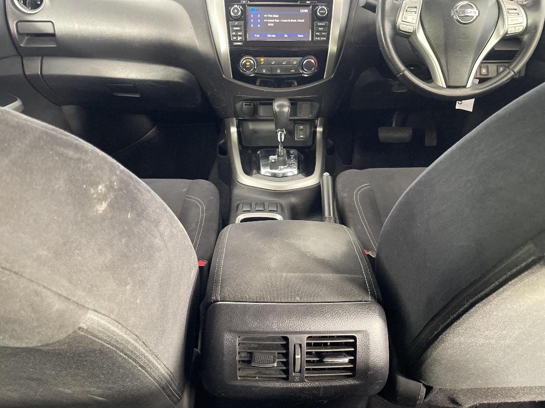 Photo '18' of Nissan Navara