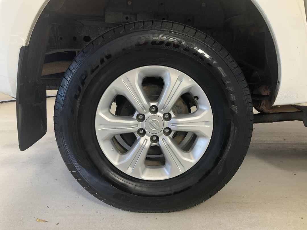 Photo '12' of Nissan Navara