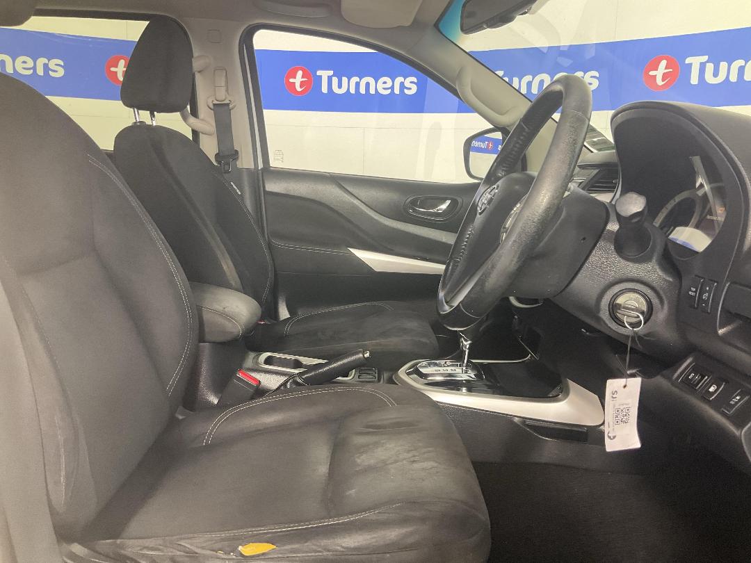 Photo '16' of Nissan Navara