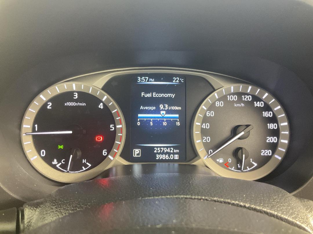 Photo '21' of Nissan Navara