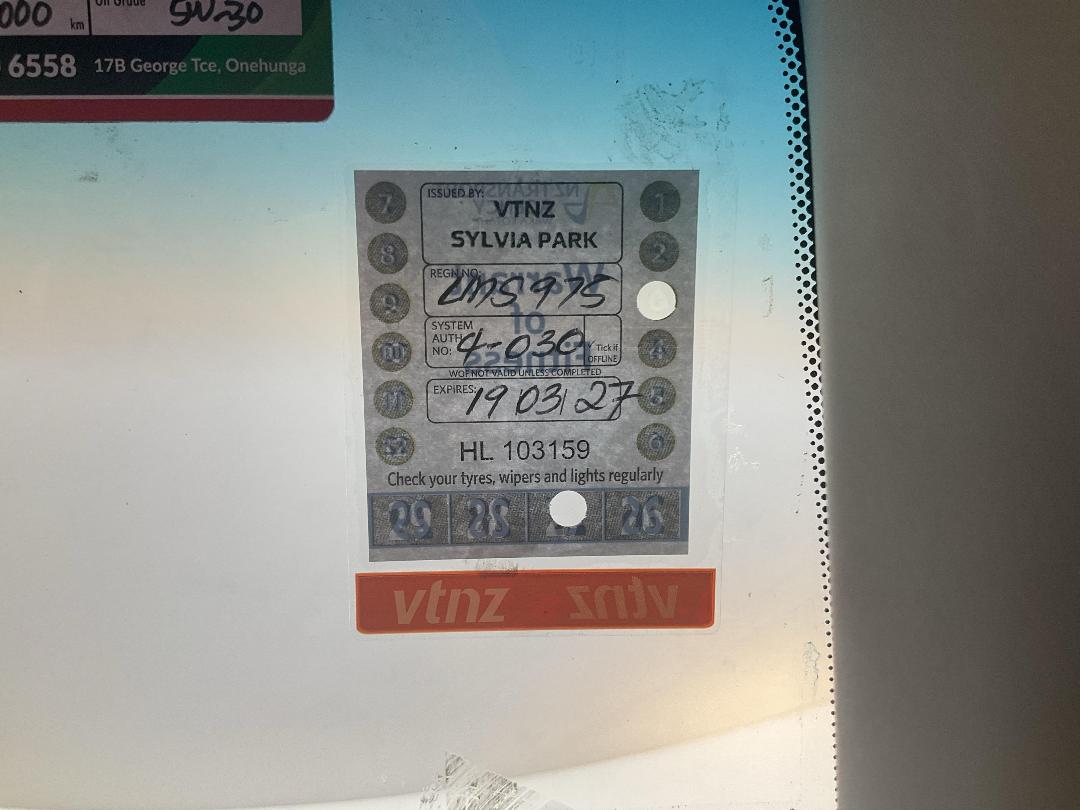 Photo '23' of Nissan Navara